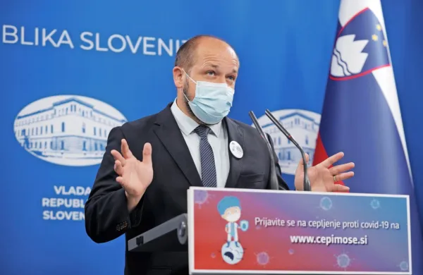 Sprejem zakona o dolgotrajni oskrbi je nujen za celovito in 
sistematično ureditev področja, je danes poudaril minister Janez 
Poklukar.