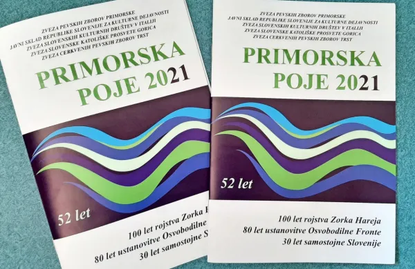 Programska knjižica je letos predvsem spominska. 