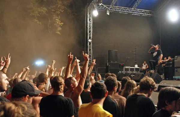 Utrinek iz preteklih izdaj festivala Punk Rock Holiday