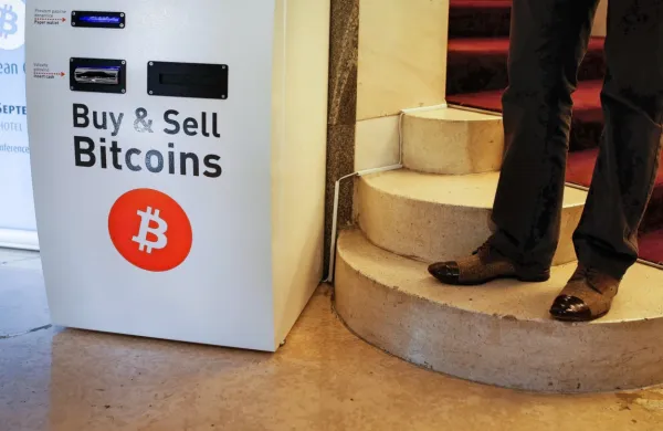 Vrednost najstarejše kriptovalute bitcoin je danes prvič v zadnjih 
petih mesecih upadla pod psihološko mejo 30.000 dolarjev. 