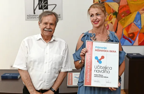 Inženirska iskra je šla v roke Mojci Milone, učiteljici fizike, tehnike 
in tehnologije ter astronomije iz Osnovne šole Solkan.