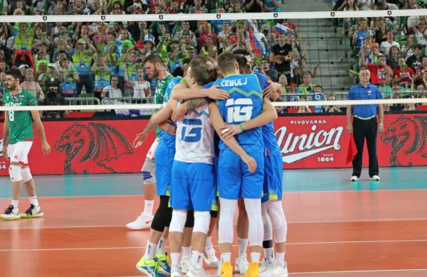 Slovenska moška odbojkarska reprezentanca se je kot novinka v 
svetovni ligi narodov uvrstila v polfinale tekmovanja.