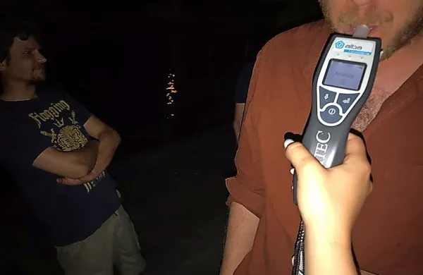 Minuli konec tedna so  z alkotesti voznike preizkušali tako policisti 
kot prostovoljci  Zavoda Varna pot. 