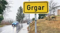 

48-letni domačin je v središču Grgarja decembra lani sovaščana 
napadel z nožem, zato mu sodijo zaradi poskusa uboja.