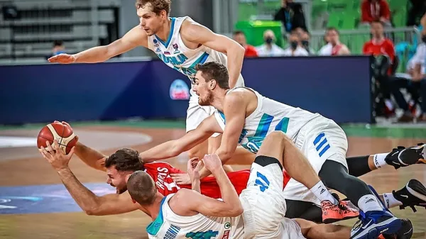 Borbeno do zadnje žoge, je zmagovalni motiv slovenskih košarkarjev.