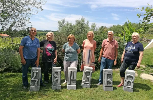 Oblikovali so črke glagolice