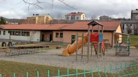 Enoti Vrtca Postojna kljub prisotnosti legionele ostajata odprti, a  ob vrsti zaščitnih  ukrepov.