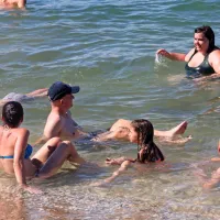 Ob prijateljskih klepetih v morju bi domala prijala še briškola, šah 
... 