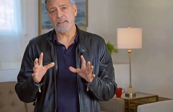 George Clooney. K  projektu za srednješolce  bo  pritegnil še 
nekatera druga slavna imena.