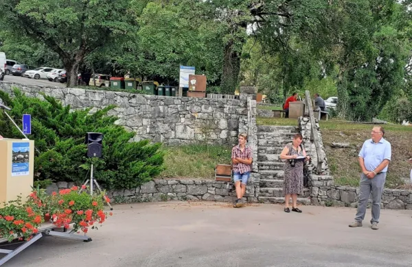 S prireditvijo so slovesno predali v namen obnovljeno kanalizacijsko omrežje v Betanji, Škocjanu in Matavunu.