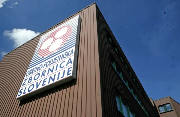 V Obrtno-podjetniški zbornici Slovenije  so razočarani nad interventnim zakonom o ukrepih za pomoč gospodarstvu in turizmu 
pri omilitvi posledic epidemije covida-19.