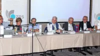 Na okrogli mizi v organizaciji ZRS Koper so  o nujnosti zakonov o univerzah in o raziskovalnih inštitucijah razpravljali (z leve): dr. Rado Bohinc, dr. Lucija Čok, dr. Stane Pejovnik, dr. Ludvik Toplak, dr. Ivan 
Svetlik, dr. Danilo Zavrtanik in dr. Gregor Anderluh.    