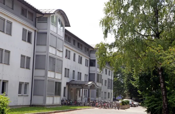  Študentski dom Ljubljana je  objavil razpis za subvencionirano 
bivanje študentov v študentskih domovih in pri zasebnikih ter 
razpis za bivanje študentov s statusom osebe z mednarodno 
zaščito. 