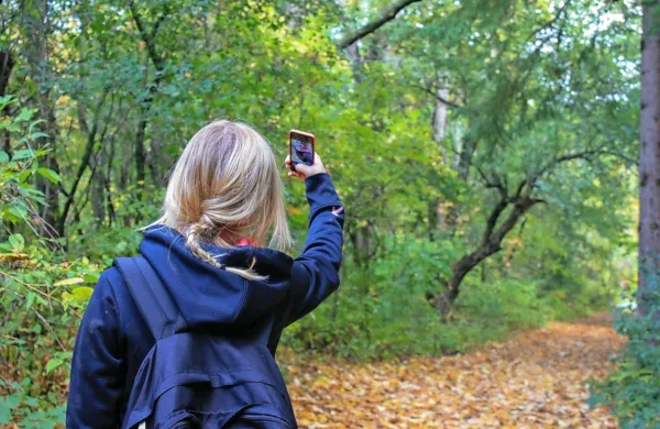 Družbena omrežja lahko negativno vplivajo na samopodobo najstnikov