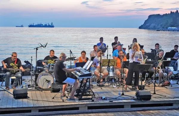 Robert Vatovec Big Band odpira nocoj Folkest 2021.