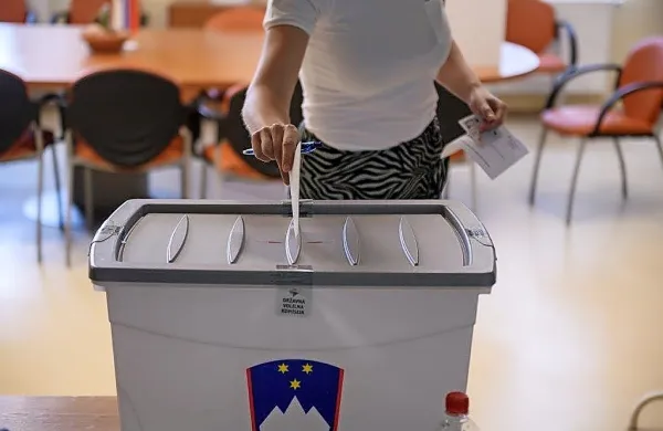 Glasovnice, ki so prispele po pošti iz tujine,  izida referenduma o 
noveli zakona o vodah ne morejo spremeniti.
