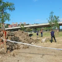 Gradbišče ob pasareli so zaradi najdbe za nekaj ur zaprli.