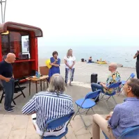 Kultni kiosk K-67 so postavili na Ukmarjevem trgu