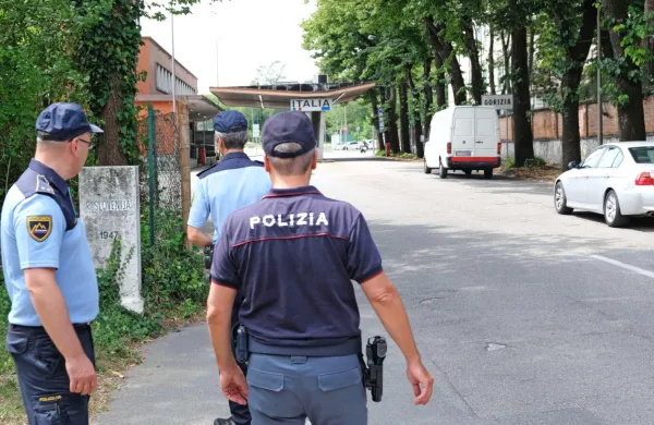 Mešane patrulje bodo preprečevale  ilegalne migracije in  čezmejno 
kriminaliteto.