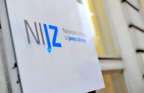Na NIJZ predstavili mobilno aplikacijo za preverjanje PCT pogojev