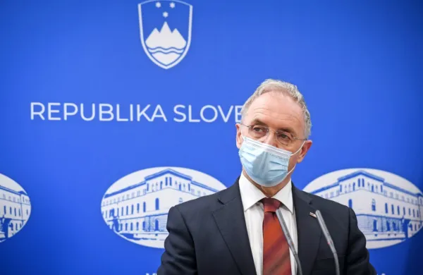 Aleš Hojs je eden izmed treh podpredsednikov stranke SDS.