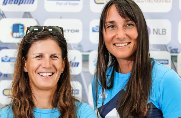 Slovenski jadralki Tina Mrak in Veronika Macarol