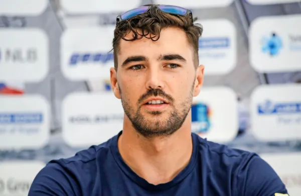  Jadralec Žan Luka Zelko se ni uvrstil v zadnjo, 11. regato za 
medalje najboljše deseterice.
