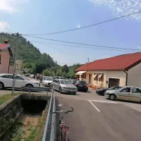 Promet skozi vas je bil zablokiran (foto: Adrijana Janežič)