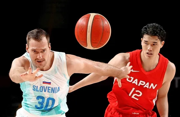 Zoran Dragić (levo) je eden najbolj izkušenih slovenskih reprezentantov.