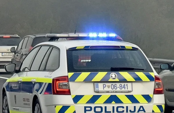 Na &scaron;tajerski avtocesti umrl pe&scaron;ec