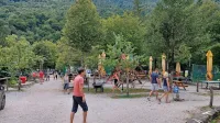 Turističnim ponudnikom v Breginjskem kotu je prekipelo: tre se 
gostov, Elektro Primorska pa bo tri dni po pet, šest ur odklapljalo 
elektriko. 