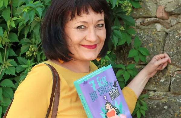 Maja Gal Štromar bo nadaljevanje romana 7 kilogramov do sreče v sredo predstavila v Kopru. 