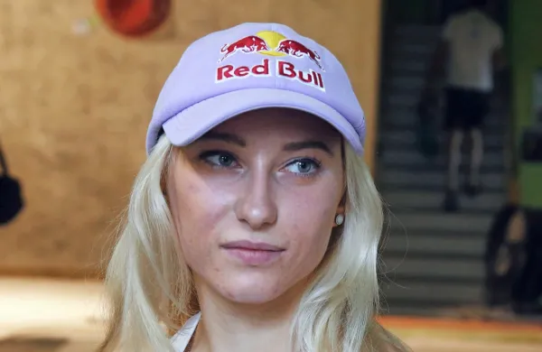 Janja Garnbret v Tokiu ob premieri športnega plezanja v družini 
olimpijskih športov velja za prvo favoritinjo za zlato kolajno v 
ženski kategoriji.