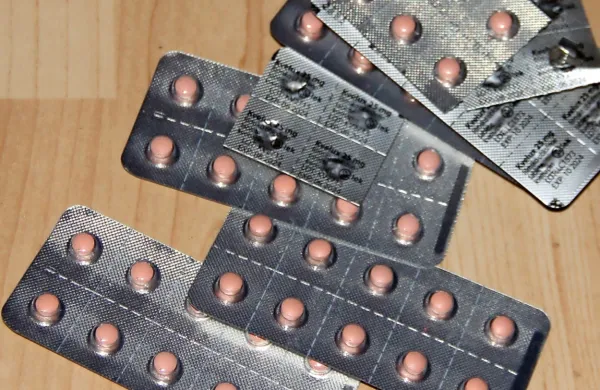 Policisti so zasegli 131 tablet, ki vsebujejo učinkovino, ki je 
prepovedana droga. (Foto: PU Nova Gorica)