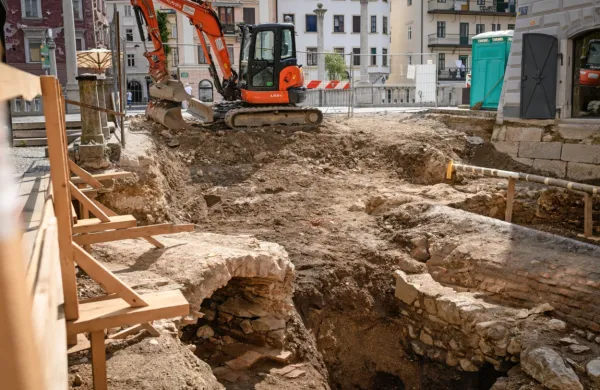 V Ljubljani odkrili temelje srednjeve&scaron;kega Mesarskega mostu