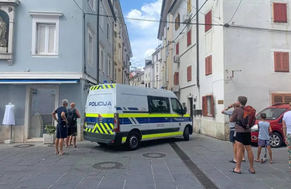 Včeraj okoli 14.30 so policisti prejeli obvestilo, da je v Piranu prišlo 
do pretepa. 