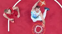 Proti Nemčiji je bil Zoran Dragić (med zabijanjem)  izjemno 
razpoložen za met.