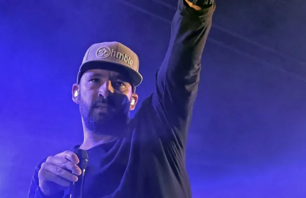 Nemški pevec Gentleman se po letu 2015 znova vrača na 
Sotočje.