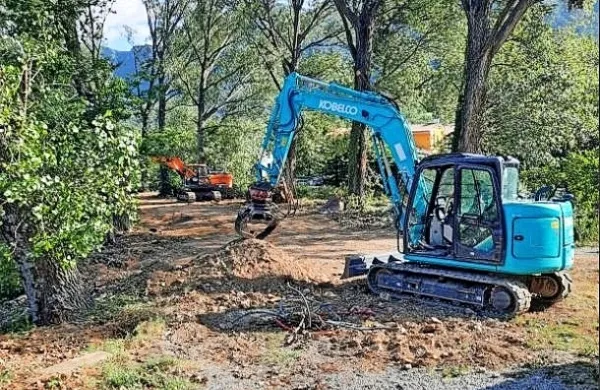 Urejajo pe&scaron; pot ob Hublju