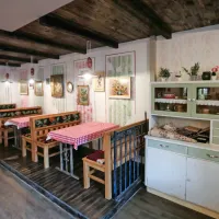 Nekdanji irski pub je zdaj bosanska etno hiša.
