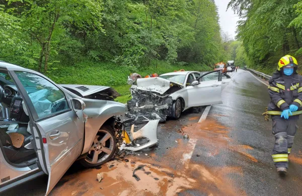 Na slovenskih cestah se je zaradi prehitre vožnje letos zgodilo že 
660 nesreč, skoraj polovica vseh nesreč. 