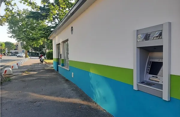 Po več kot letu dni &Scaron;kofjoti dobivajo bankomat