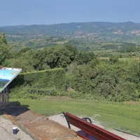Z razgledne točke v središču Marezig je lep razgled na ves Koprski 
zaliv in njegovo zaledje. 