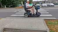   Takih in drugačnih ovir je po Novi Gorici veliko, pravi Edvard 
Mihelj.