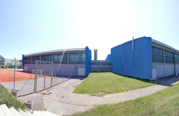 Gimnastično dvorano bodo gradili med malo in veliko dvorano v 
športnem centru. 