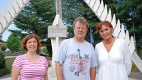 Županja občine Hrpelje-Kozina Saša Likavec Svetelšek se je Srečku Rožetu (ob njem je žena Irena 
Rože) zahvalila za obnovo spomenika, slovesnost ob njem bo  ob občinskem prazniku.