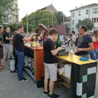 Včasih so hodili z metlami, včeraj nazdravili s pivom
