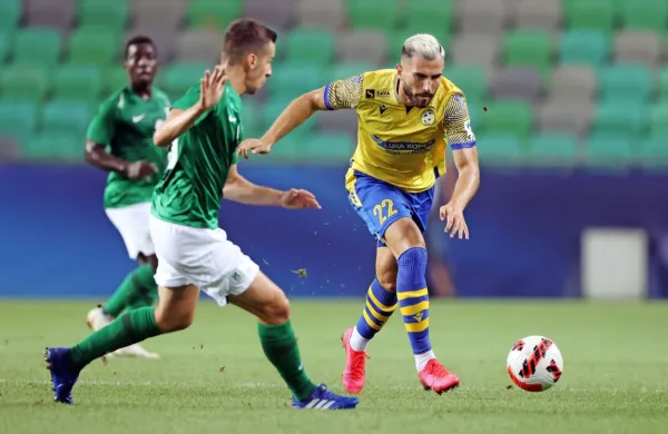 Maks Barišić (desno) je v drugem polčasu Koprčane popeljal do zmage.