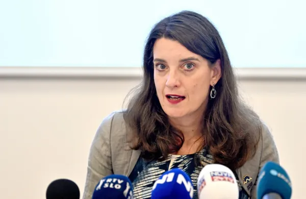 Simona Kustec