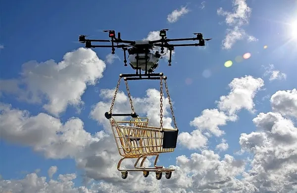 Ameriški spletni trgovec Amazon namerava odpreti več večnamenskih nakupovalnih središč, podobnih veleblagovnicam.